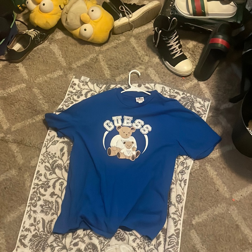 Guess T shirt • Size medium • color blue